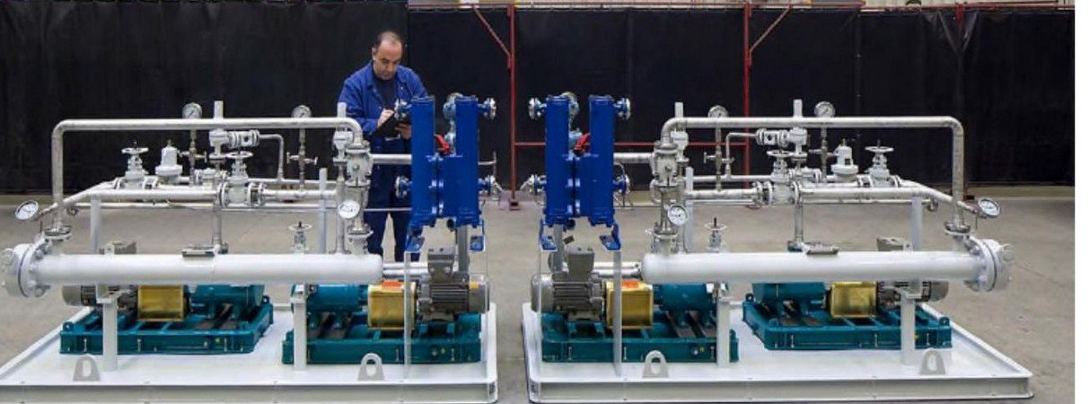 Zwei Filter- und Pumpenmodule im Werkstatttest